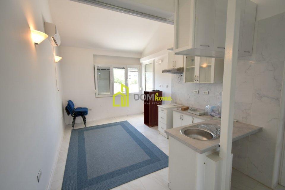 Poslovni prostor 80m, Preko Morače